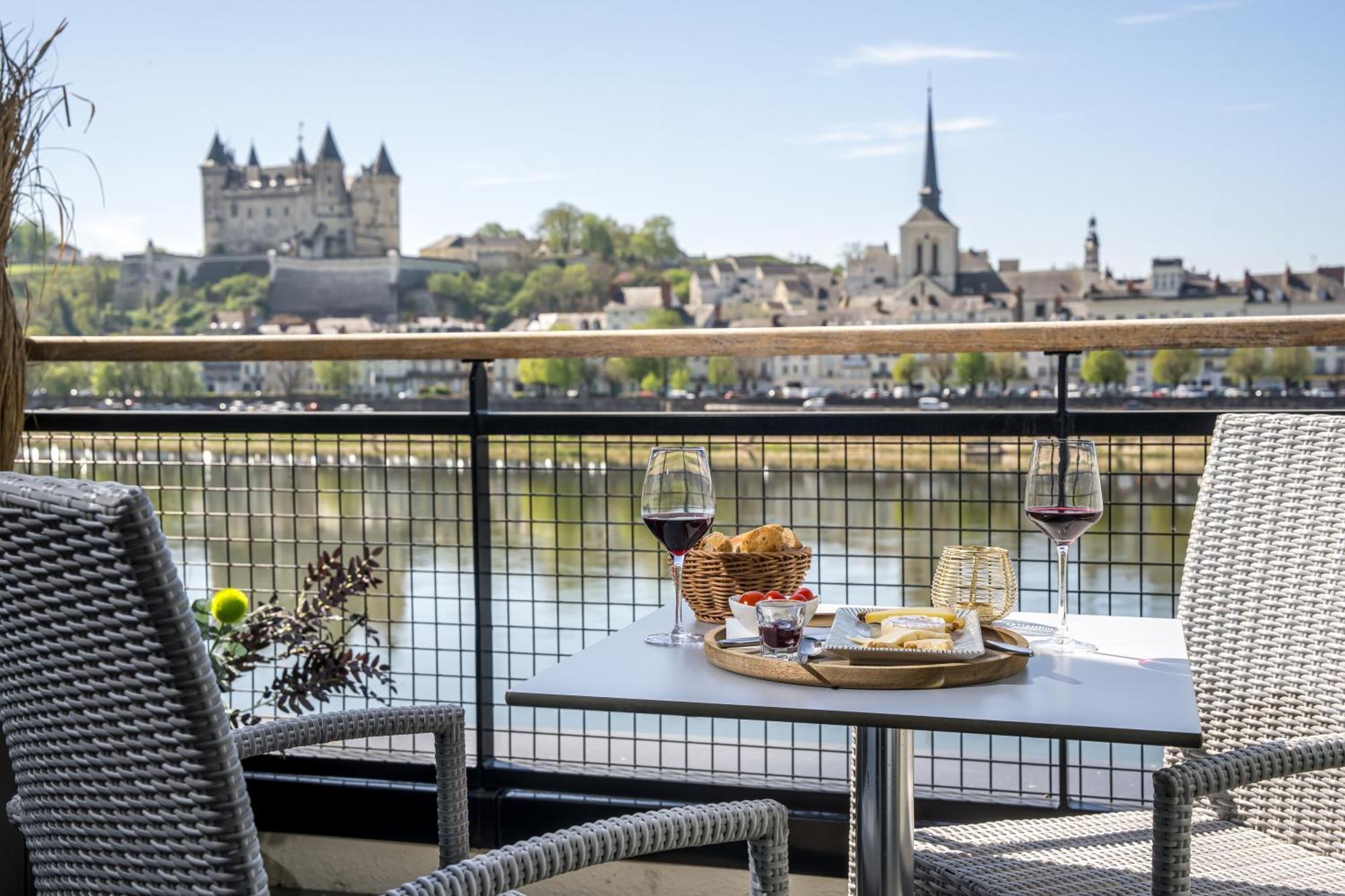 Mercure Bords De Loire Saumur Exterior foto