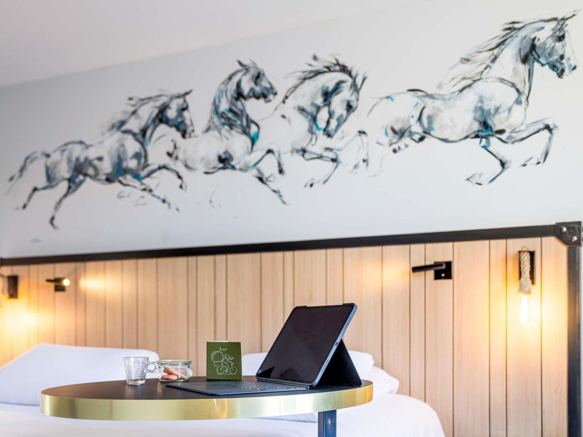 Mercure Bords De Loire Saumur Exterior foto